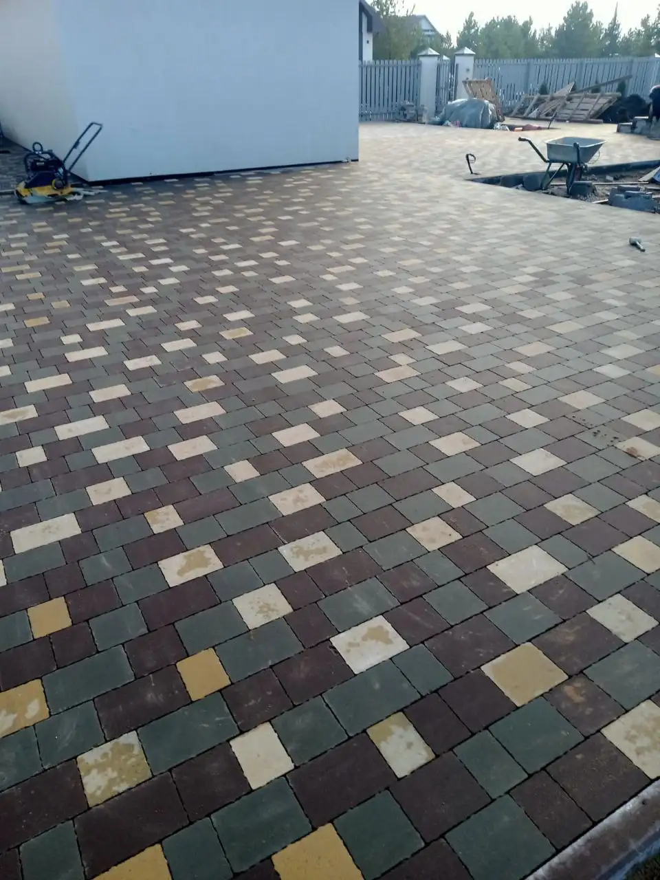 Укладка тротуарной плитки, брусчатки, бордюров и поребриков - Ремонт и строительство (Услуги) в Краснодар