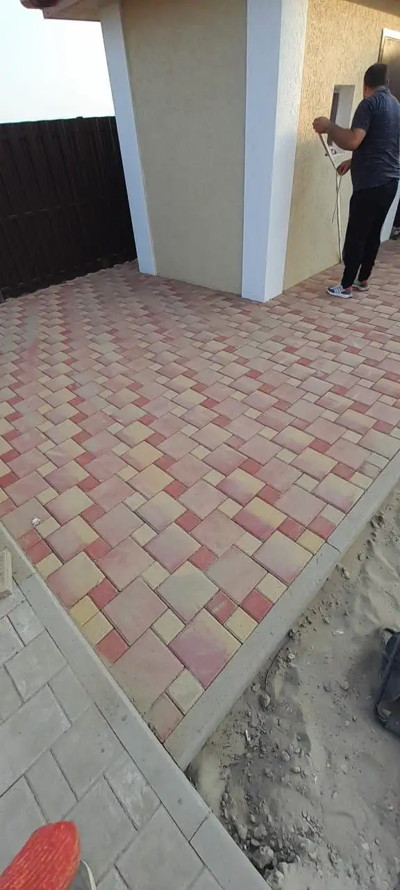 Укладка тротуарной плитки, брусчатки, бордюров и поребриков - Ремонт и строительство (Услуги) в Краснодар