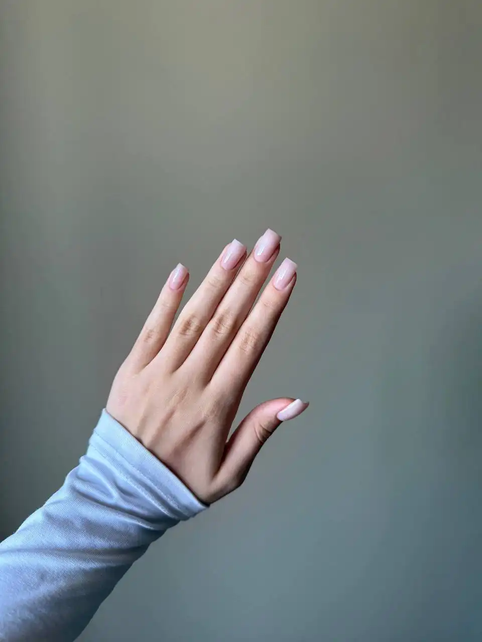 Мастер маникюра с опытом более 6 лет