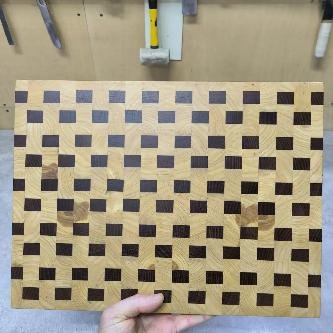 Торцевая разделочная доска из ясеня