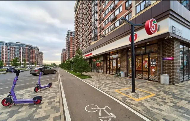 СДАЮ КОММЕРЧЕСКОЕ ПОМЕЩЕНИЕ в жк «Самолет-5 «ДОГМА» с новым ремонтом - частное объявление в Краснодар