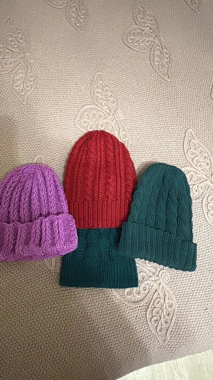 Шапки ручной вязки из шерсти, ангоры и пуха норки - Головные уборы (Одежда) в Краснодар