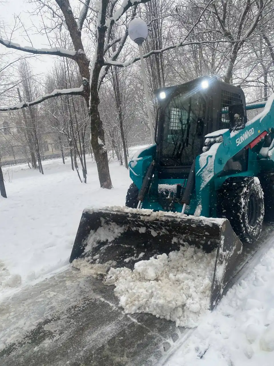 Услуги спецтехники по чистке снега - Спецтехника (Услуги) в Краснодар