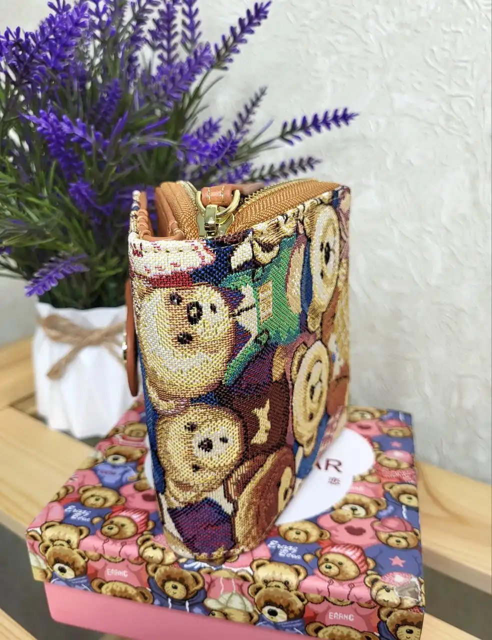 Женский кошелёк новый в пыльнике и коробке