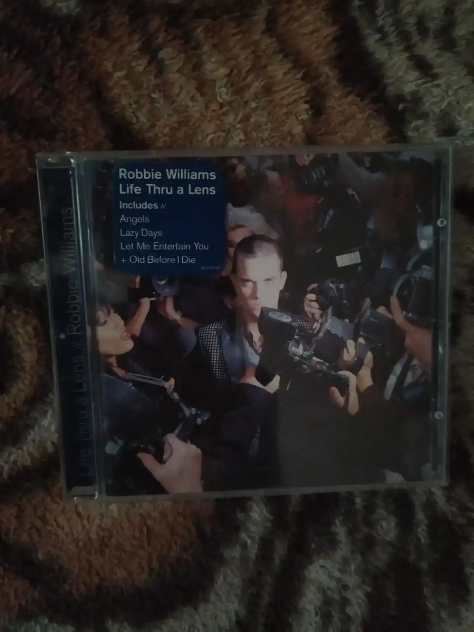 Продажа СД дисков с различной музыкой