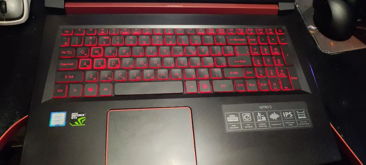 Продам игровой ноутбук с новой АКБ в комплекте