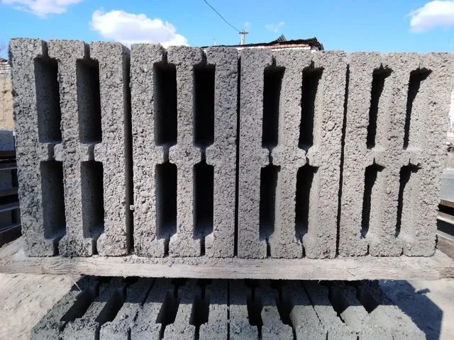 Строительные материалы: стеновые блоки, тротуарная плитка, цемент - Растения в Самара