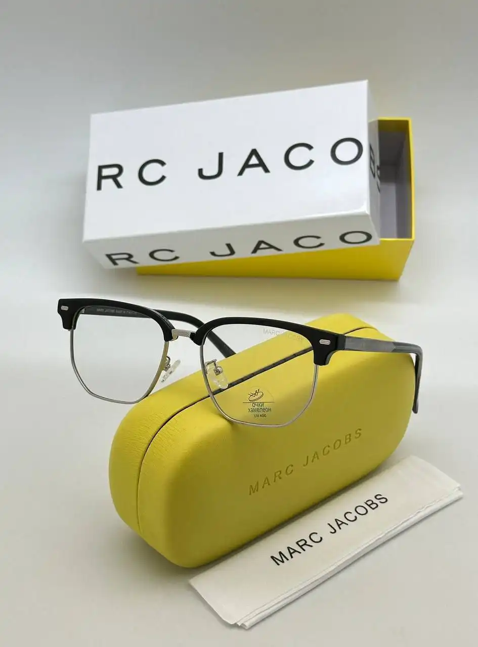 Продажа одежды, аксессуаров и парфюма - Верхняя одежда и аксессуары (Одежда) в Самара