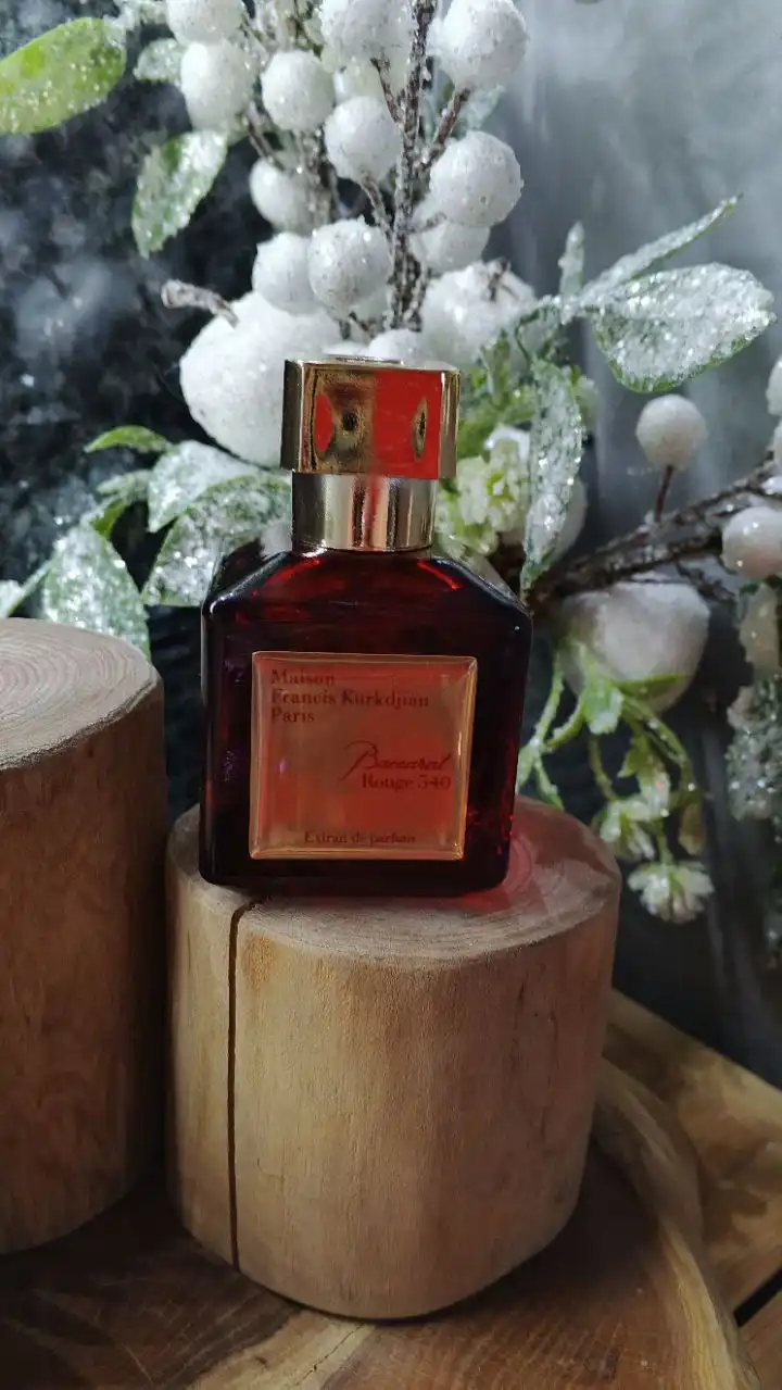 Продажа одежды, аксессуаров и парфюма - Верхняя одежда и аксессуары (Одежда) в Самара