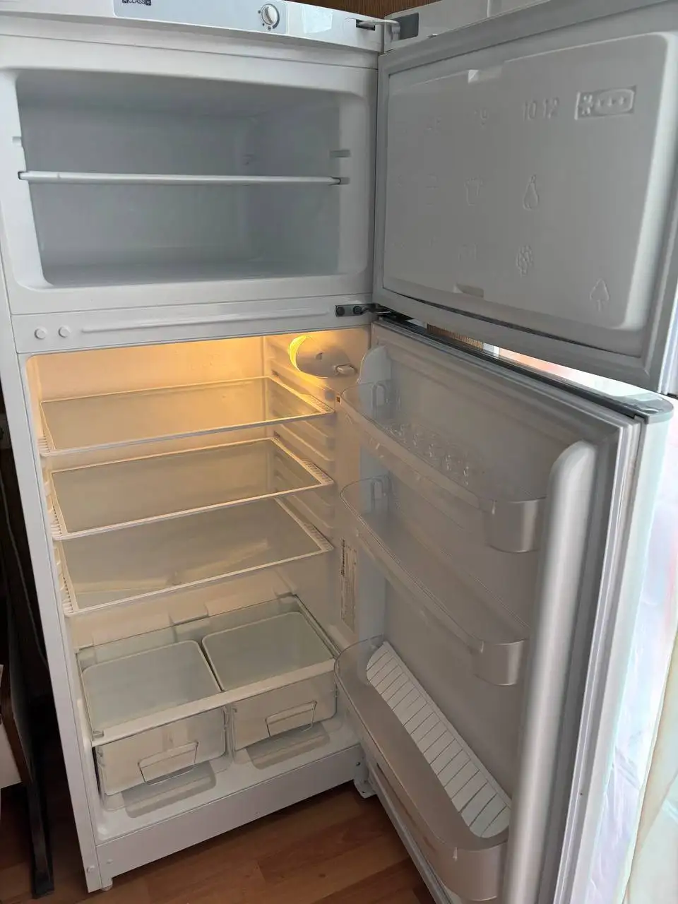 Продам холодильник INDESIT TIA 14 - Бытовая техника (Для дома и дачи) в Самара