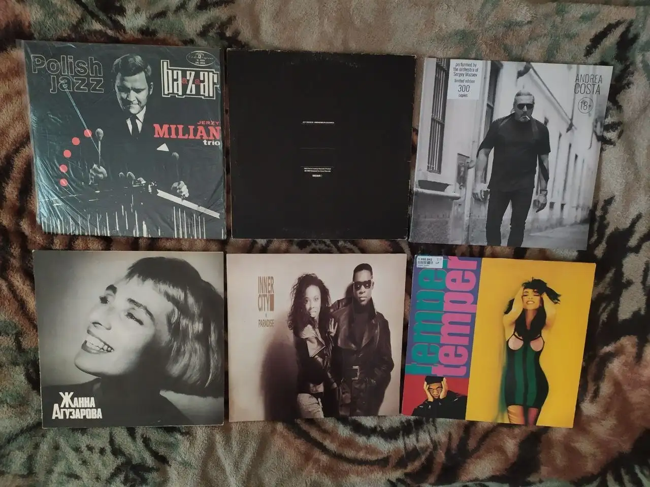 Продажа коллекции музыки: виниловые пластинки, CD, аудиокассеты - Коллекционирование (Хобби и отдых) в Самара