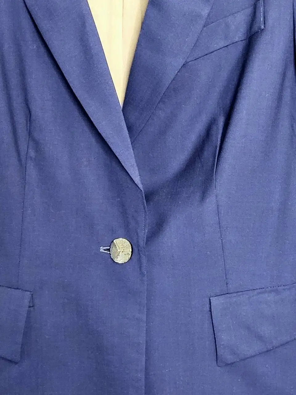 Костюм женский (пиджак и юбка) индивидуальный пошив б/у - Одежда в Самара