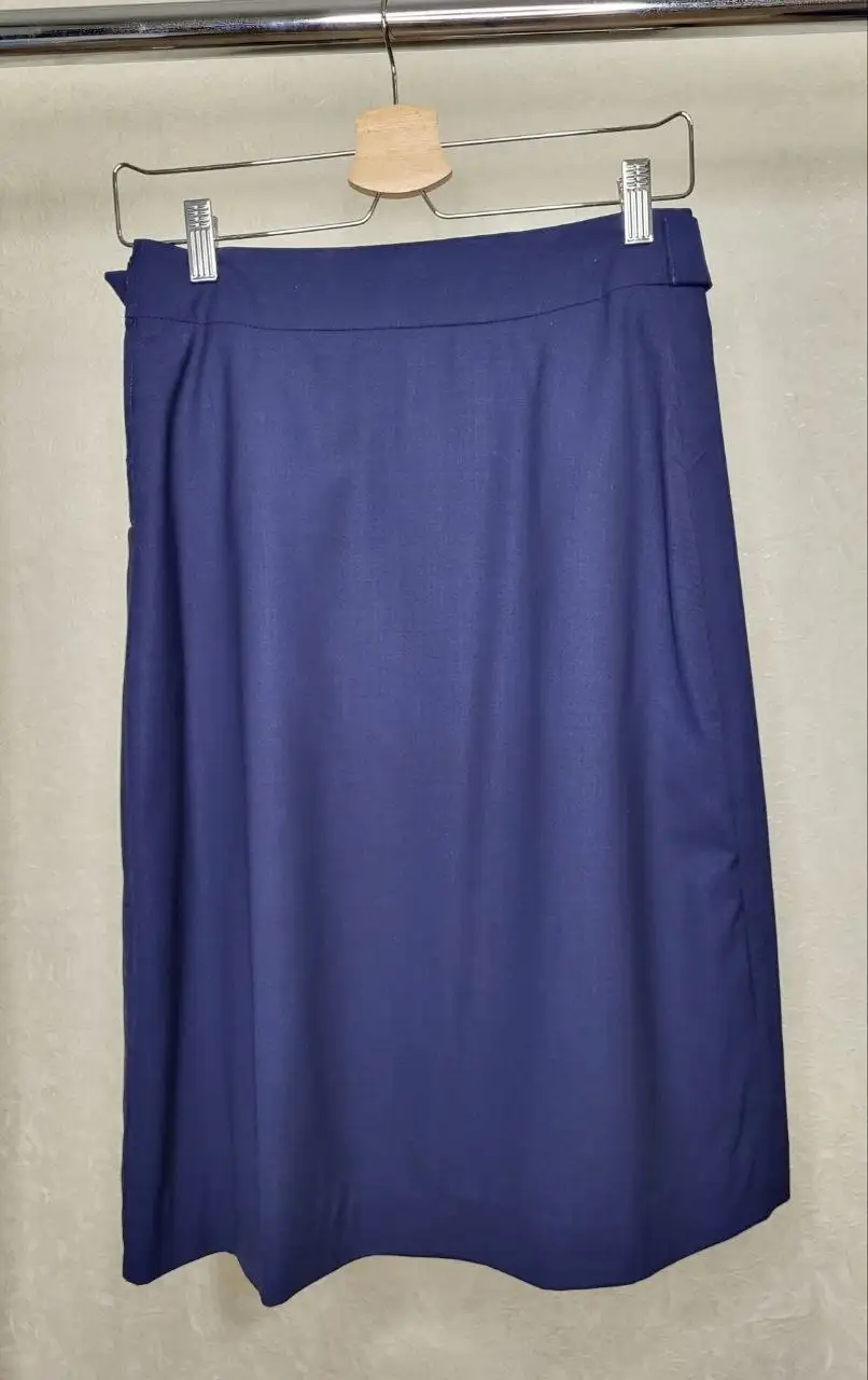 Костюм женский (пиджак и юбка) индивидуальный пошив б/у - Одежда в Самара