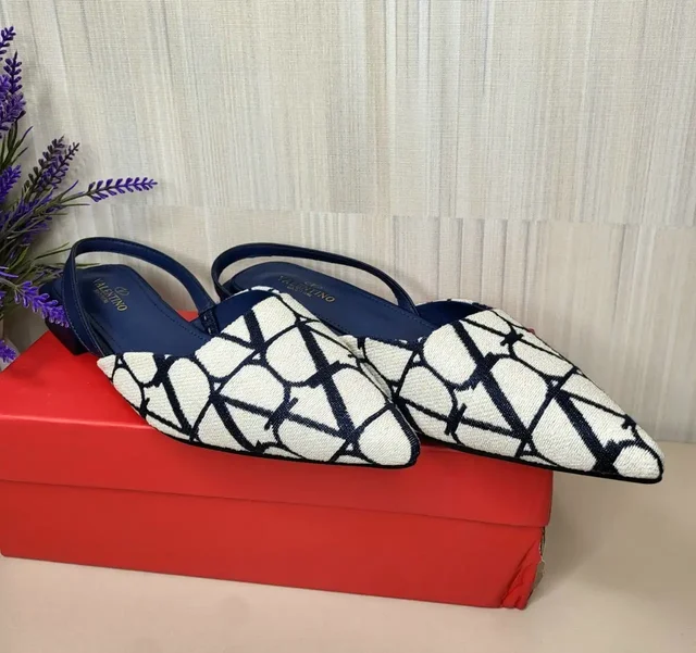 Туфли женские Valentino новые - Футболки в Самара