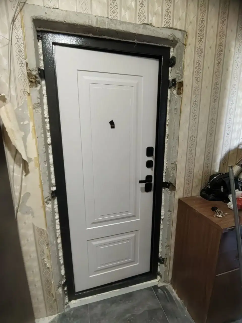 Услуги по замене входных дверей и установке окон, дверей, кондиционеров - Ремонт и отделка (Услуги) в Самара