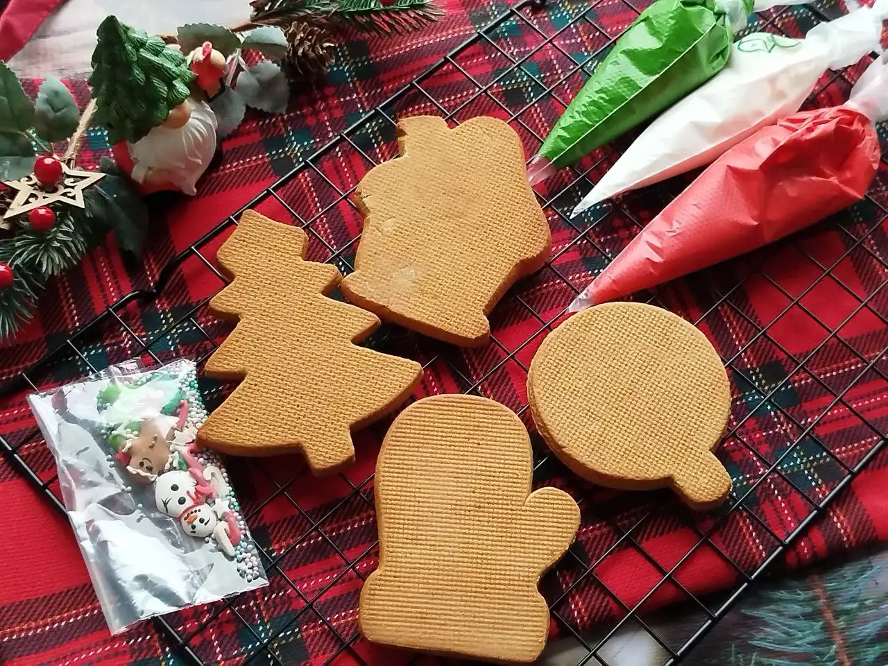 Новогодние мастер-классы по росписи пряников