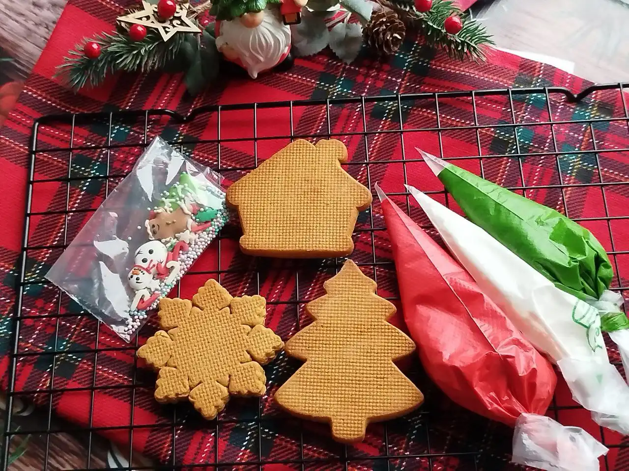 Новогодние мастер-классы по росписи пряников