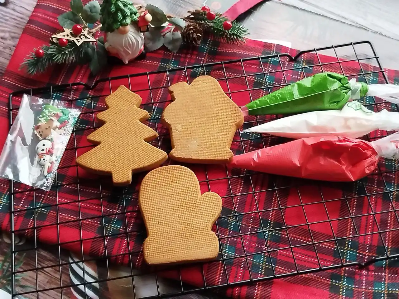 Новогодние мастер-классы по росписи пряников