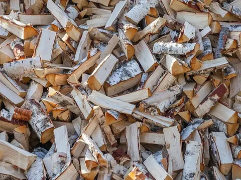 Березовые колотые дрова сухие 30-40 см с доставкой - Для дома и дачи в Оренбург