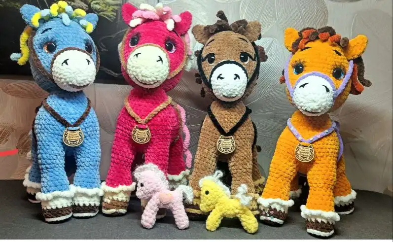 Ручная работа лошадки как подарки на Новый год