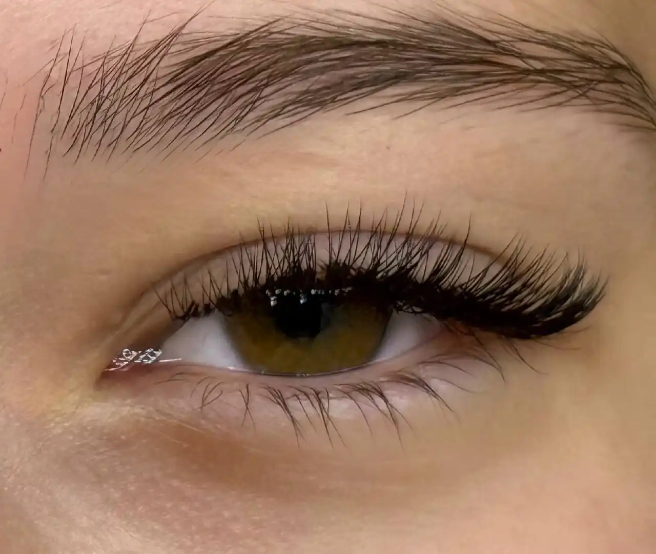 Услуги мастера по наращиванию ресниц в Оренбурге