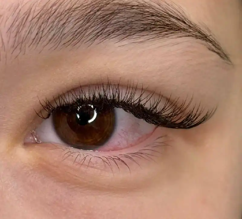 Услуги мастера по наращиванию ресниц в Оренбурге