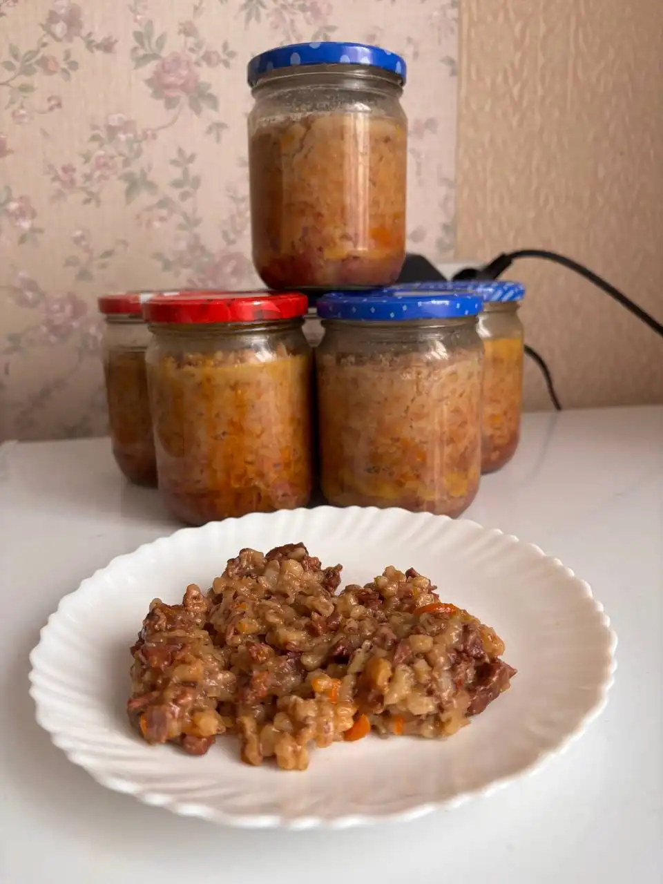 Тушенка и каша перловая с говядиной в автоклаве - Продукты питания (Барахолка) в Оренбург