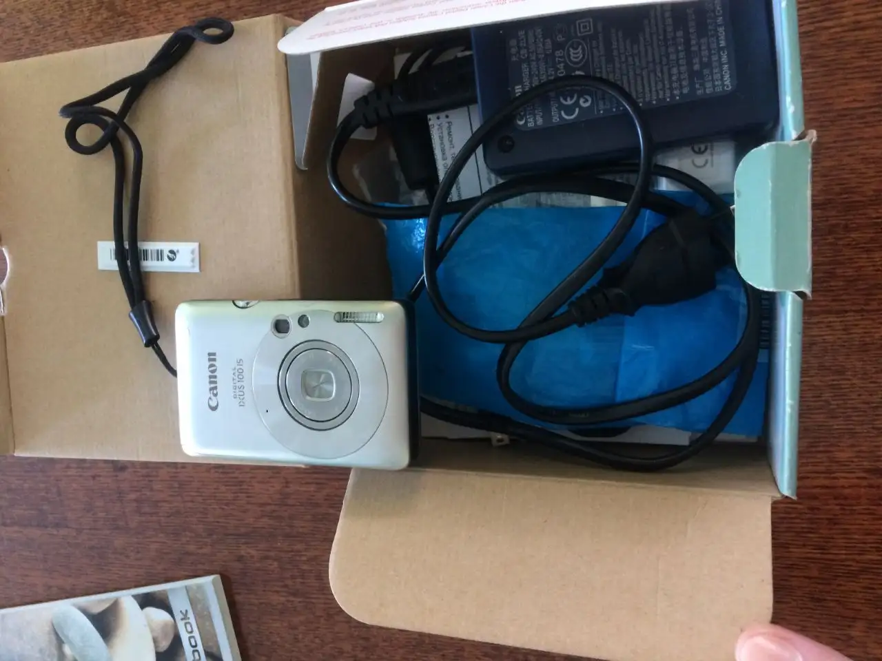 Canon Ixus 100 - компактный винтажный фотоаппарат - Фототехника (Электроника) в Оренбург