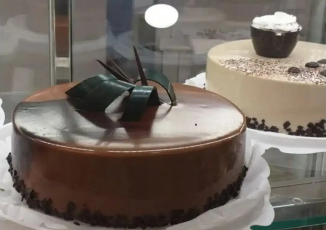 Отдам двухъярусную кровать за торт - Мебель (Для дома и дачи) в Оренбург