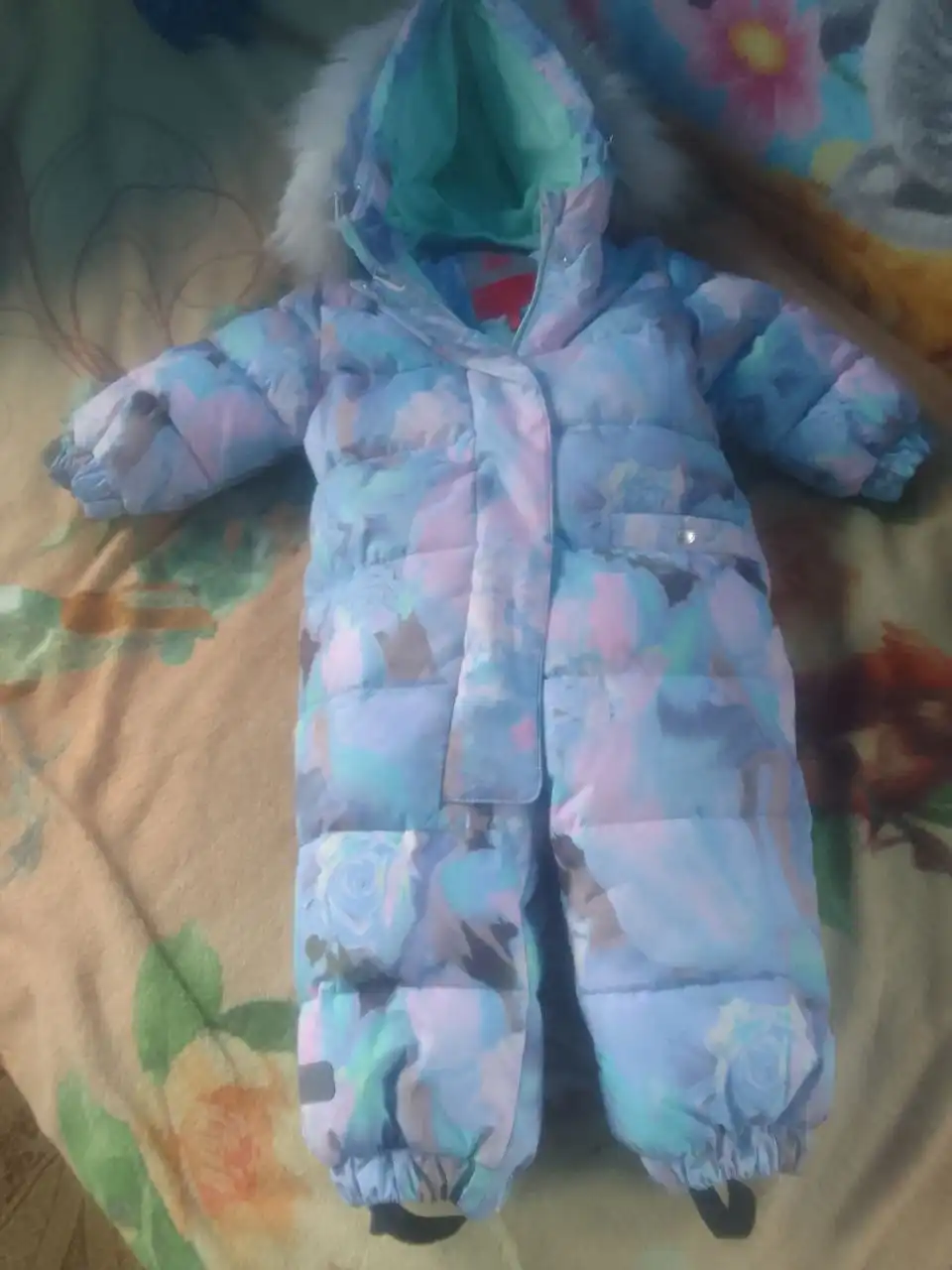 Продам детский зимний комбинезон 80 рост