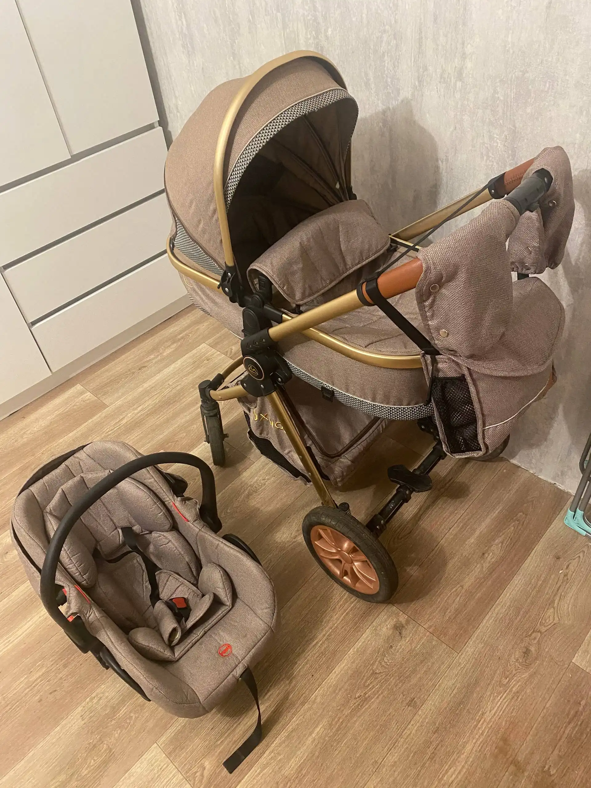 Продам коляску люксмам 3в1