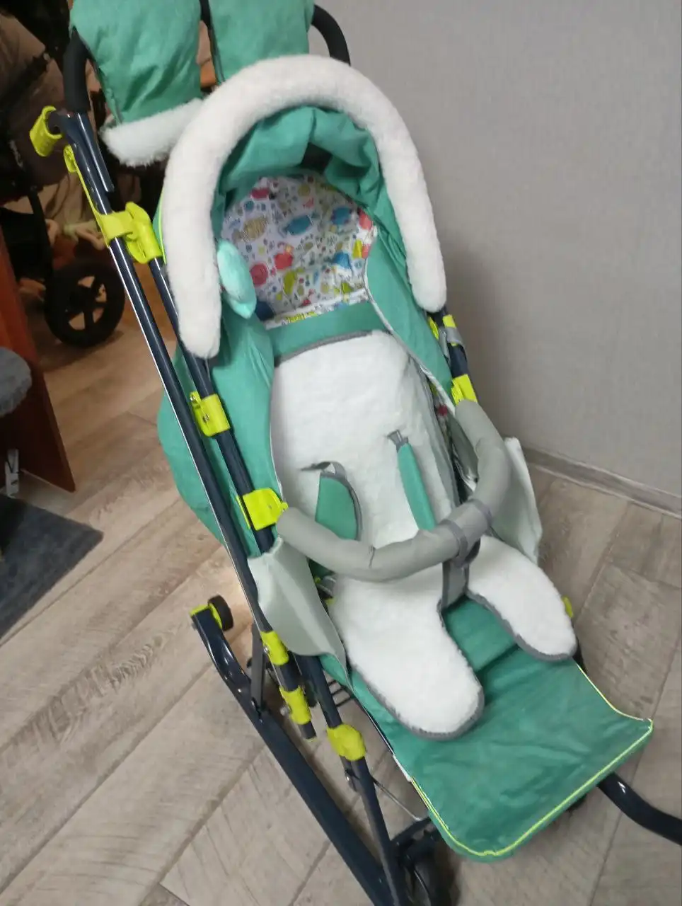 Санки-коляска в отличном состоянии