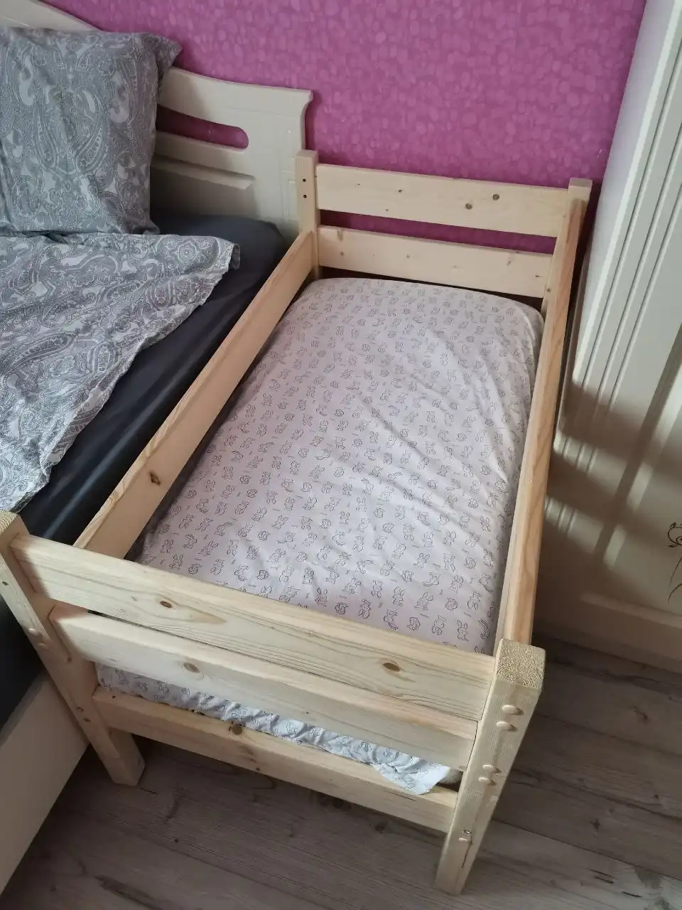 Продам приставную кроватку для новорожденного - Кроватки (Товары для детей) в Братск