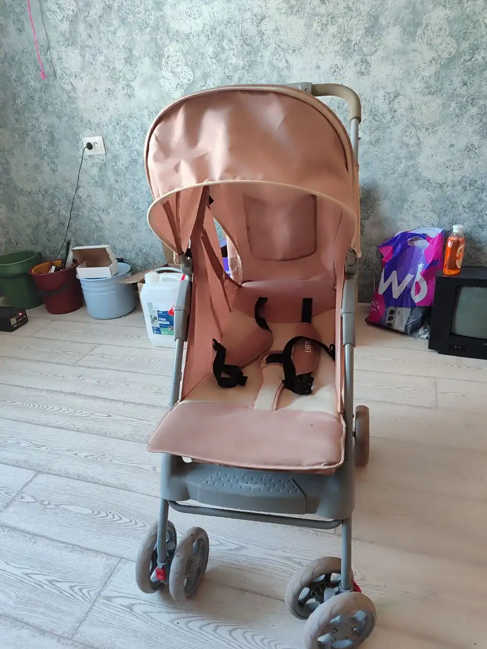 Продам коляску в отличном состоянии - Коляски (Товары для детей) в Братск