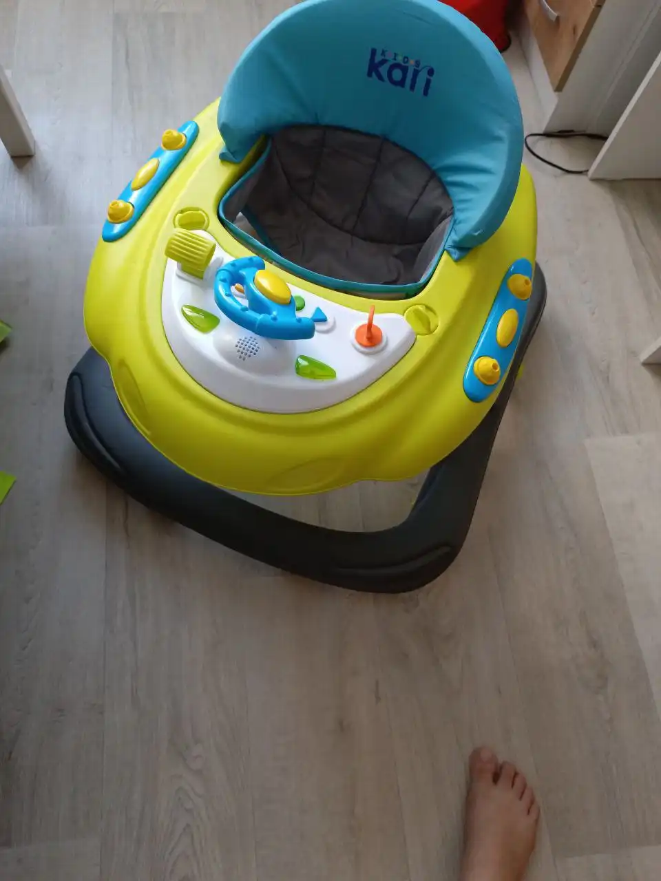 Продам ходунки в отличном состоянии - Ходунки (Товары для детей) в Братск
