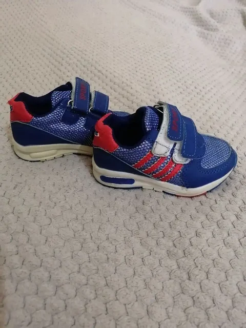 Продам детские кроссовки и ботиночки - Спортивные товары в Братск