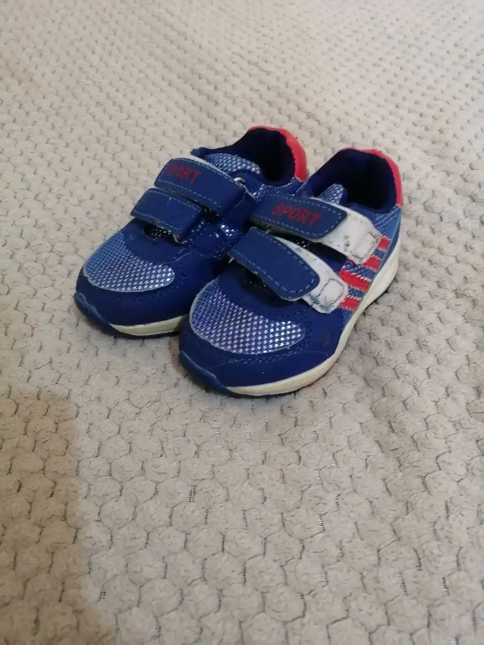 Продам детские кроссовки и ботиночки - Обувь (Товары для детей) в Братск