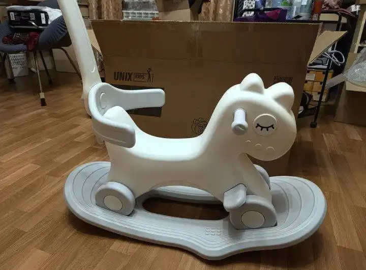 Продажа детских товаров: стульчик для кормления, ходунки, качалка, кровать-манеж - Товары для детей в Братск