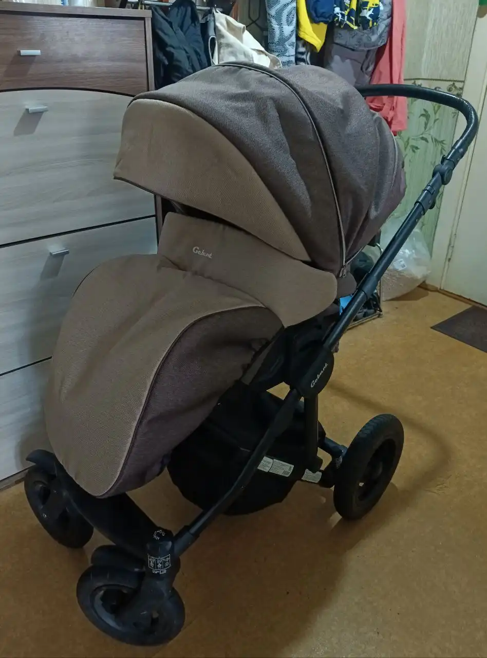 Продам коляску с зимним и летним блоками - Коляски (Товары для детей) в Братск