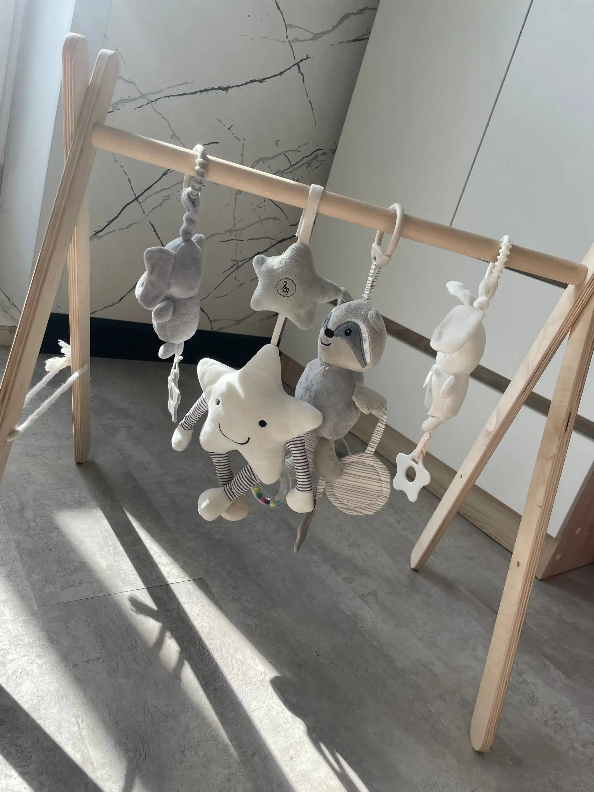 Стойка с игрушками и шезлонг - Товары для детей в Кондратово