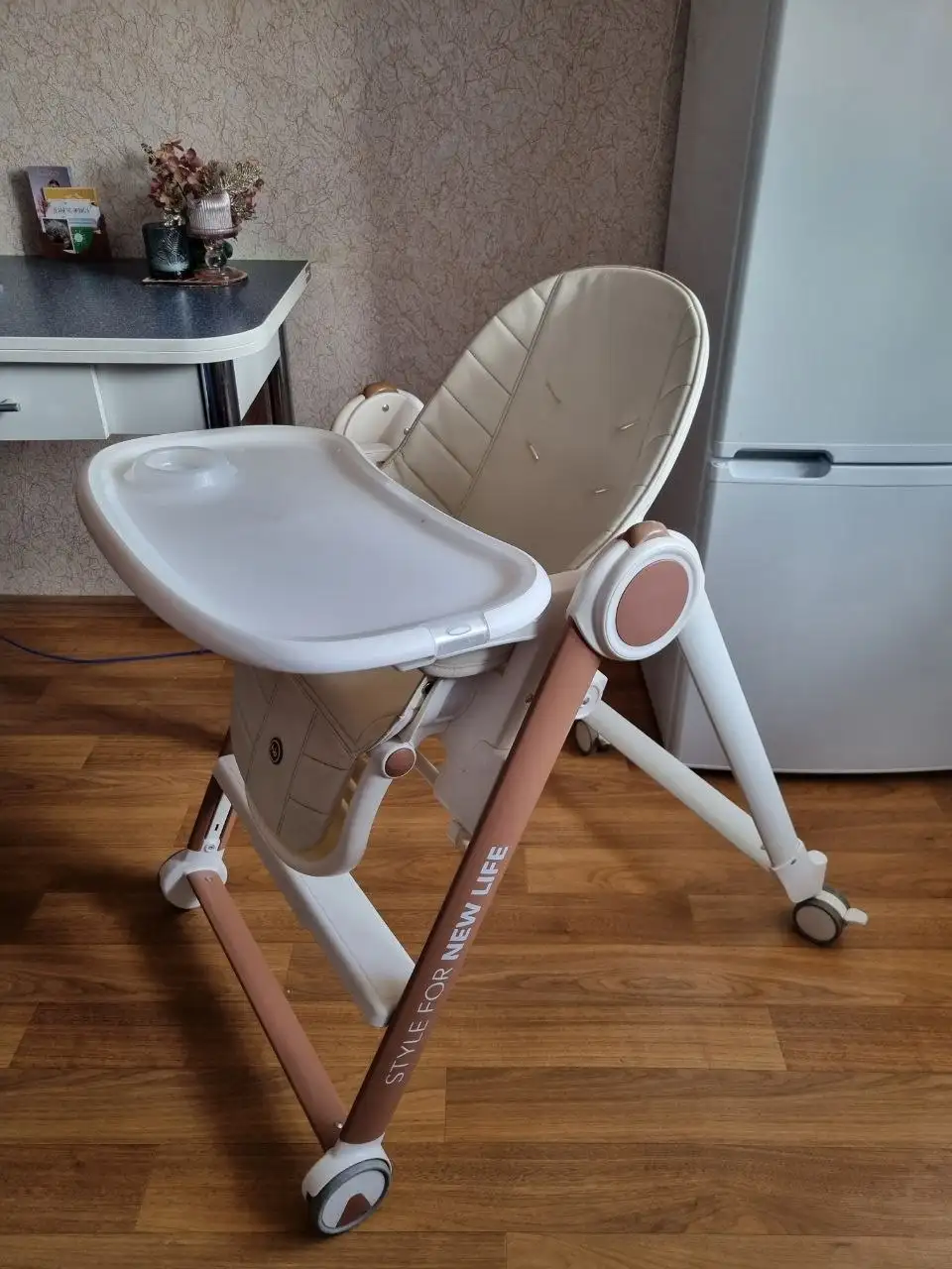 Стул для кормления Happy Baby 0-5 лет с регулировками - Детская мебель (Товары для детей) в Кондратово
