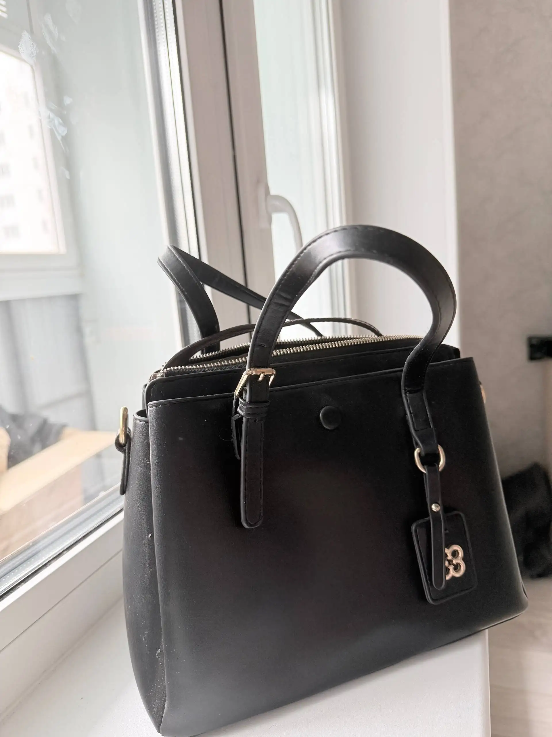 Женская сумка с утерянным ремешком - Сумки и аксессуары (Одежда) в Кондратово