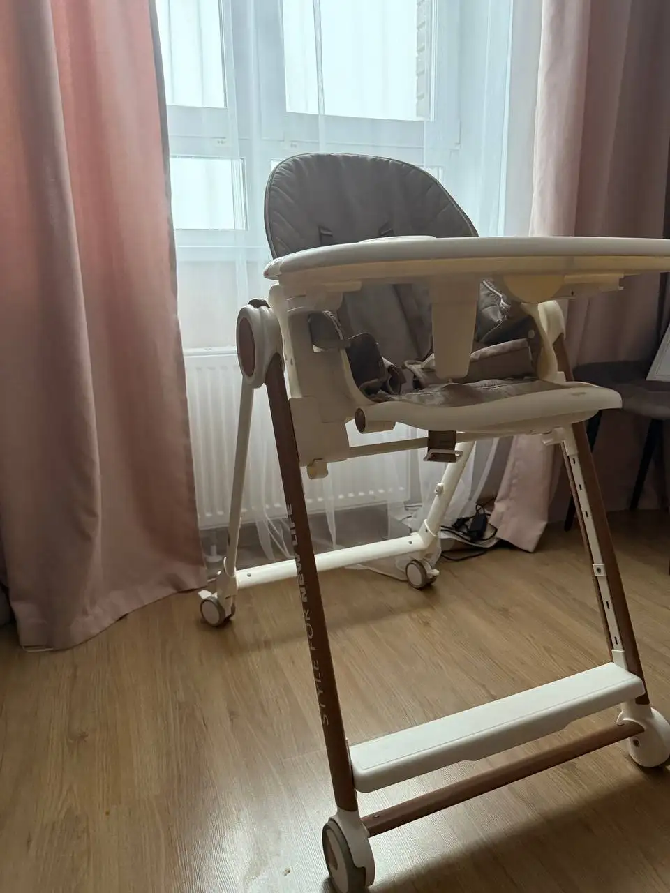 Продам стульчик Happy baby - Детская мебель (Товары для детей) в Кондратово