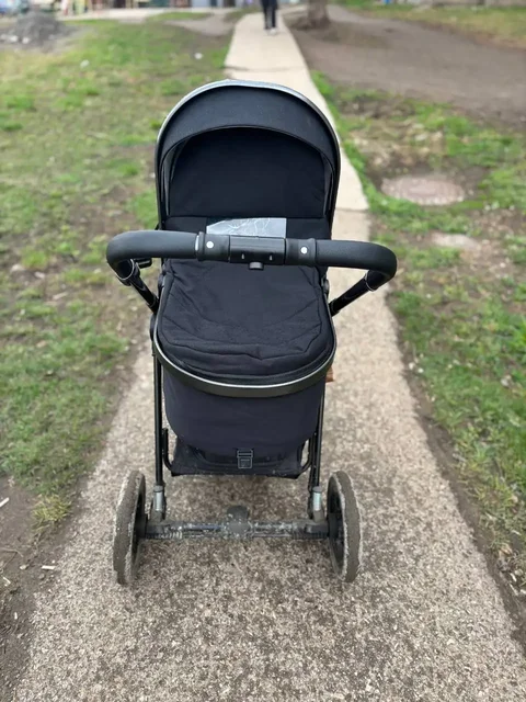 Продам коляску Vulpes 2 в 1 - Питание в Кондратово