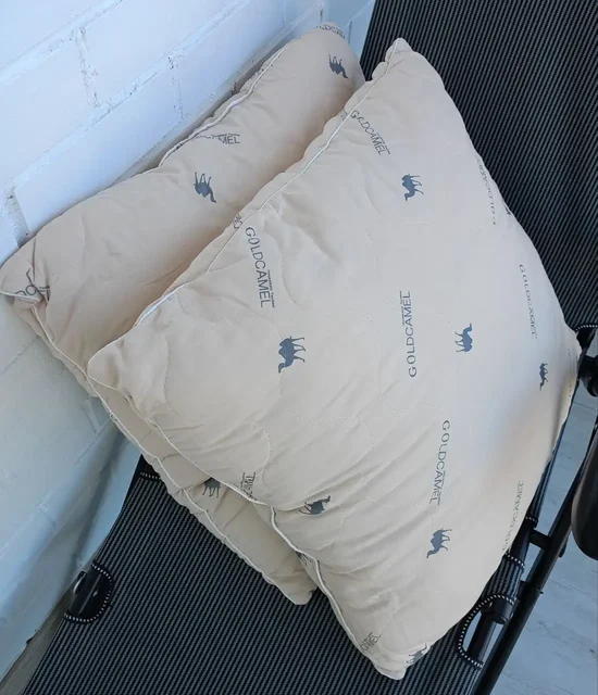 Две подушки 70х70 в отличном состоянии - частное объявление в Кондратово