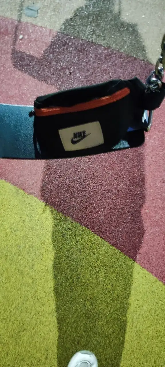 Детская барсетка черная с оранжевым замком - Барахолка в Кондратово