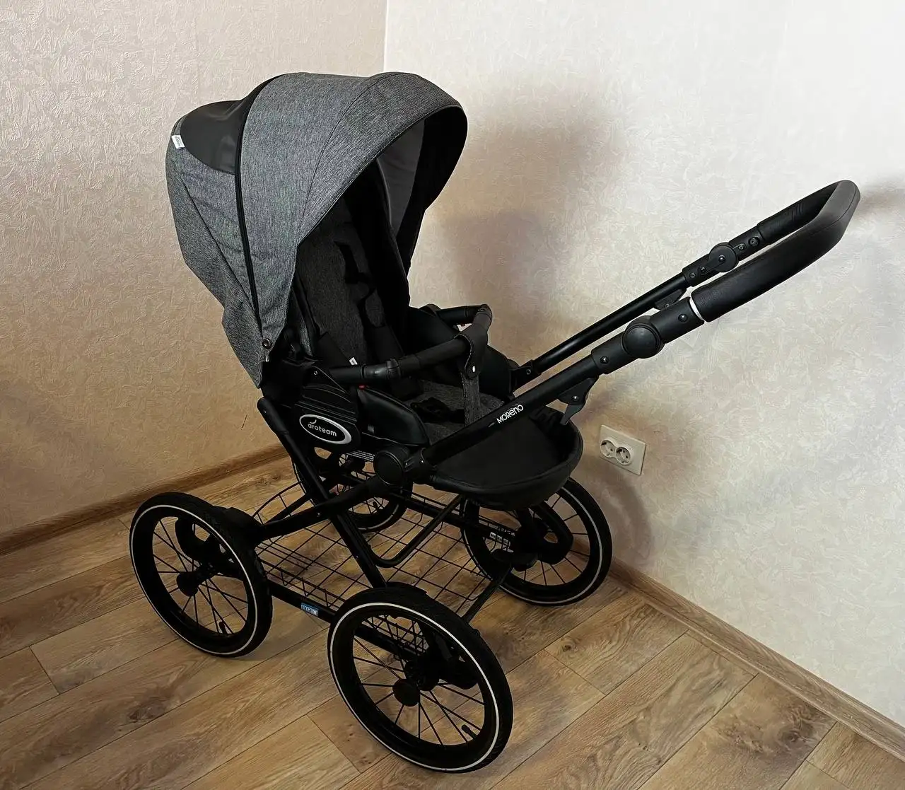Продам универсальную всесезонную прогулочную коляску 2 в 1 Aroteam Moreno SL - Детские коляски (Товары для детей) в Кондратово