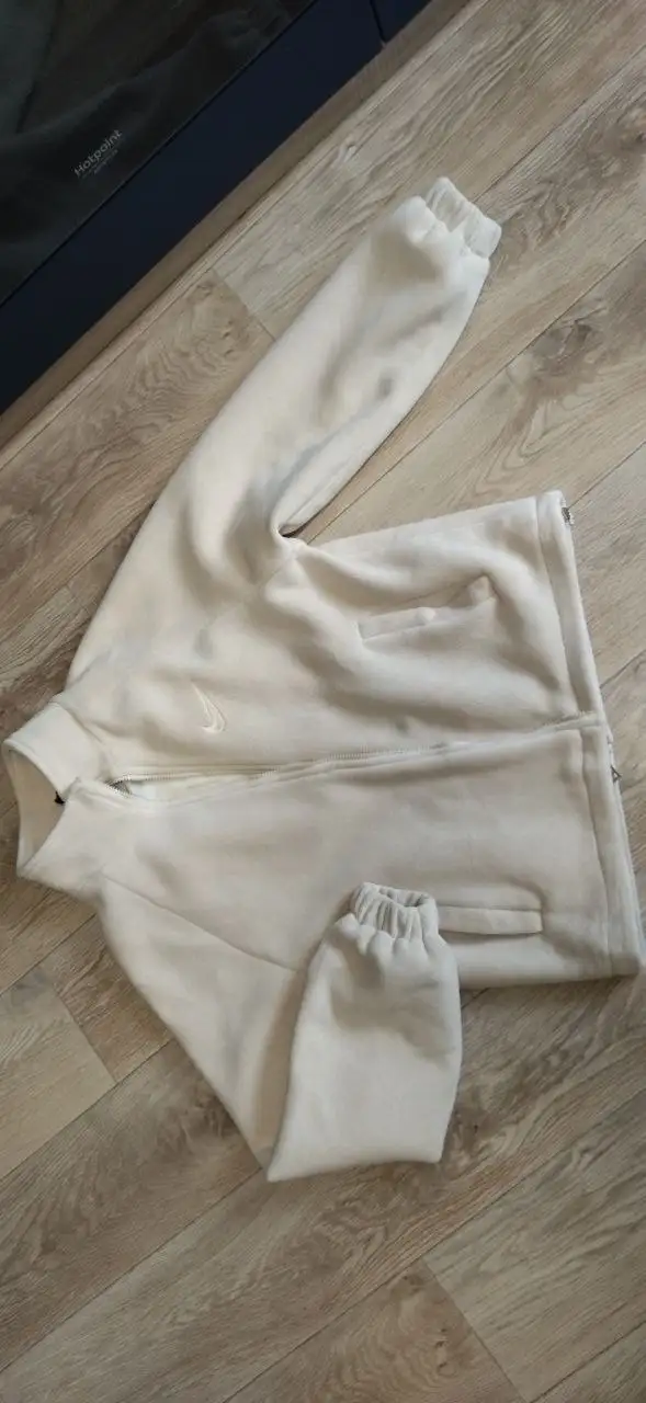 Плюшевая куртка размер 42-46 с кепкой в подарок - Верхняя одежда (Одежда) в Кондратово