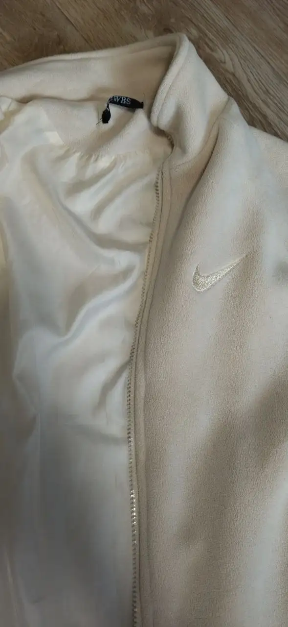 Плюшевая куртка размер 42-46 с кепкой в подарок - Верхняя одежда (Одежда) в Кондратово