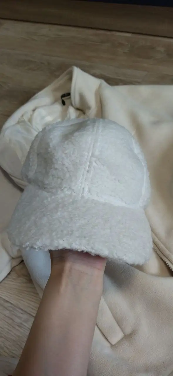 Плюшевая куртка размер 42-46 с кепкой в подарок - Верхняя одежда (Одежда) в Кондратово